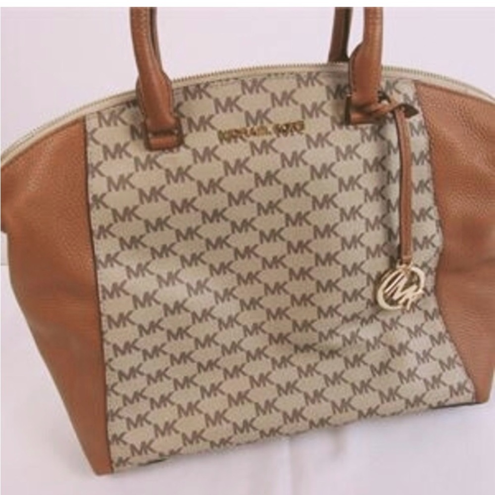 Michael Kors Signature Large Riley Satchel